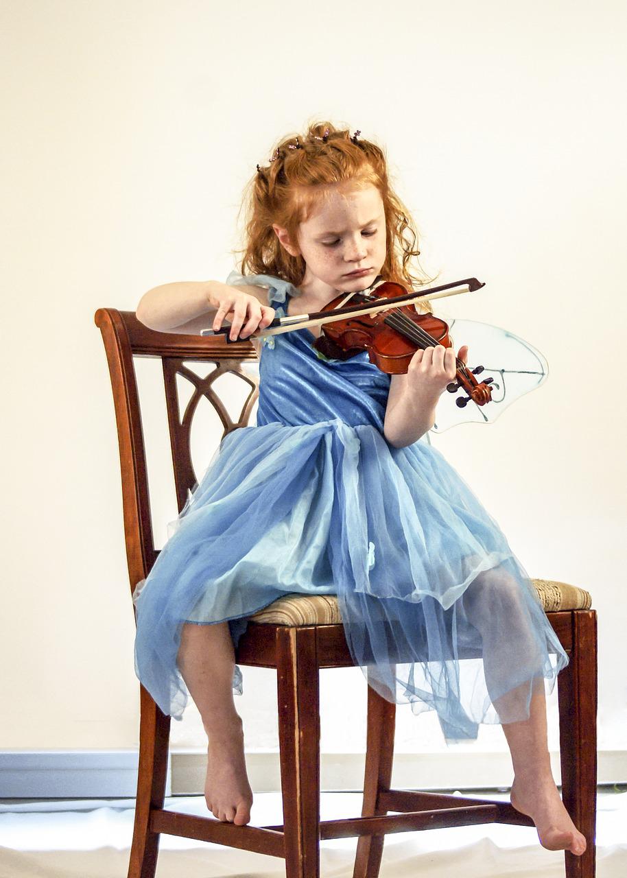 Kind mit Violine.jpg